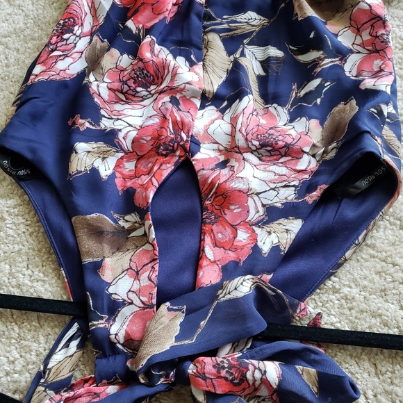 Dress - Picture 2 of 7